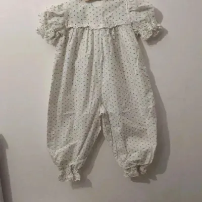 🌸 Combinaison bébé vintage à petits motifs – état proche du neuf 🌸